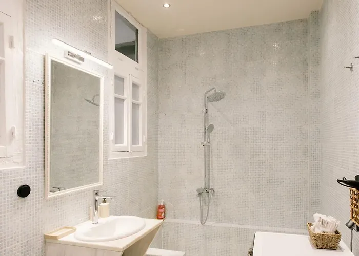 Historic Sea View Apartment, Downtown Thessaloniki