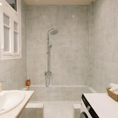 Historic Sea View Apartment, Downtown Apartament *