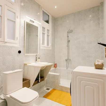 Historic Sea View Apartment, Downtown Saloniki