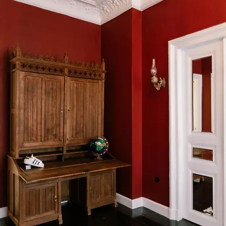 Historic Sea View Apartment, Downtown Apartmán *
