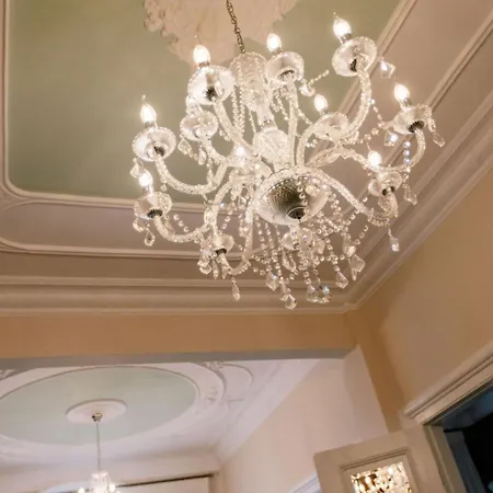 Historic Sea View Apartment, Downtown *