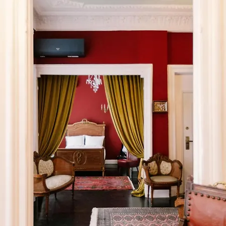 Historic Sea View Apartment, Downtown