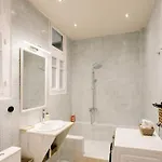 Historic Sea View Apartment, Downtown Thessaloniki